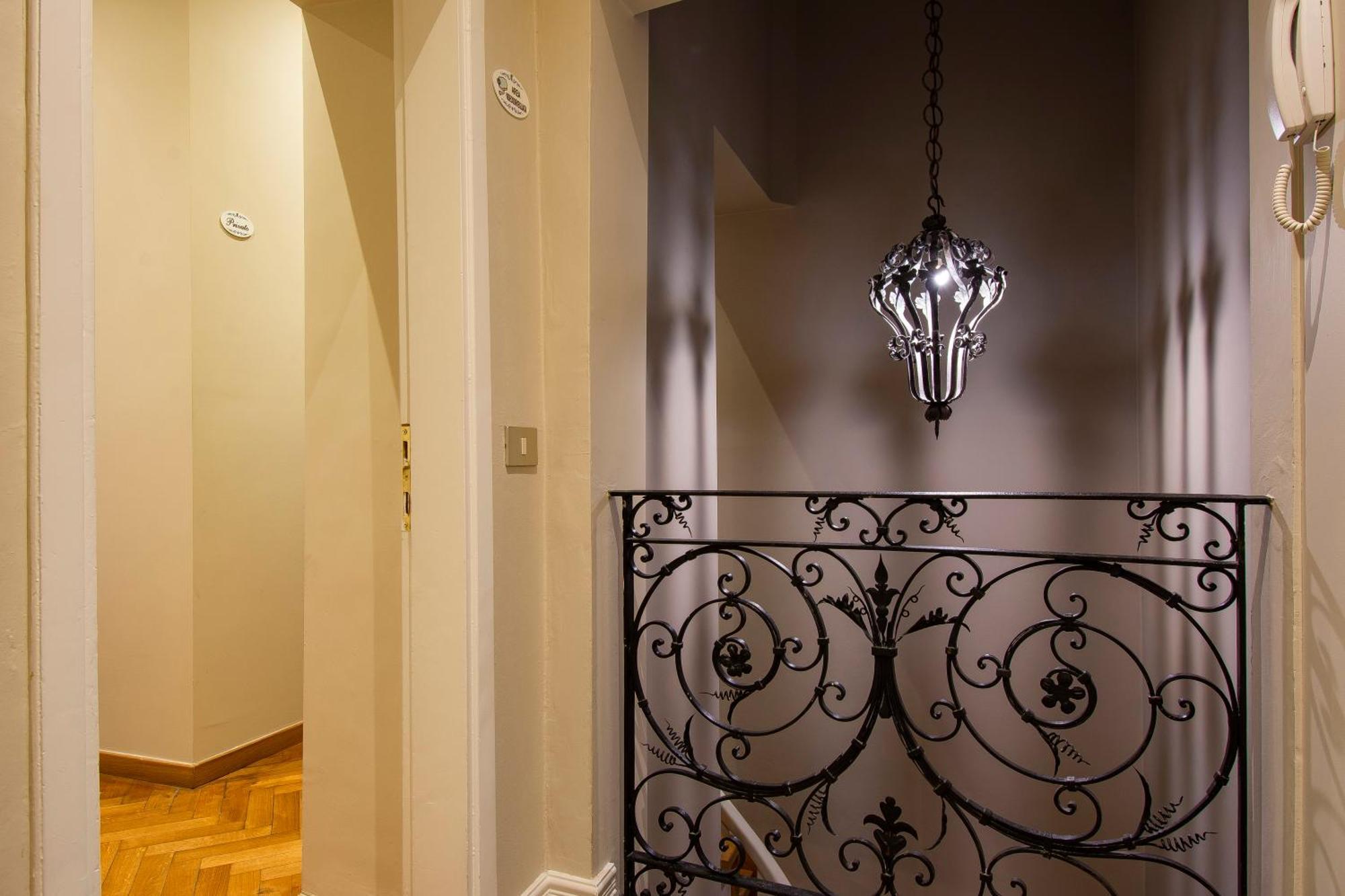N4U Guest House Флоренция Экстерьер фото