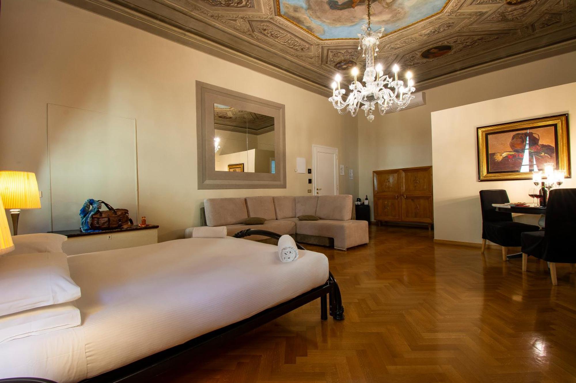 N4U Guest House Флоренция Экстерьер фото