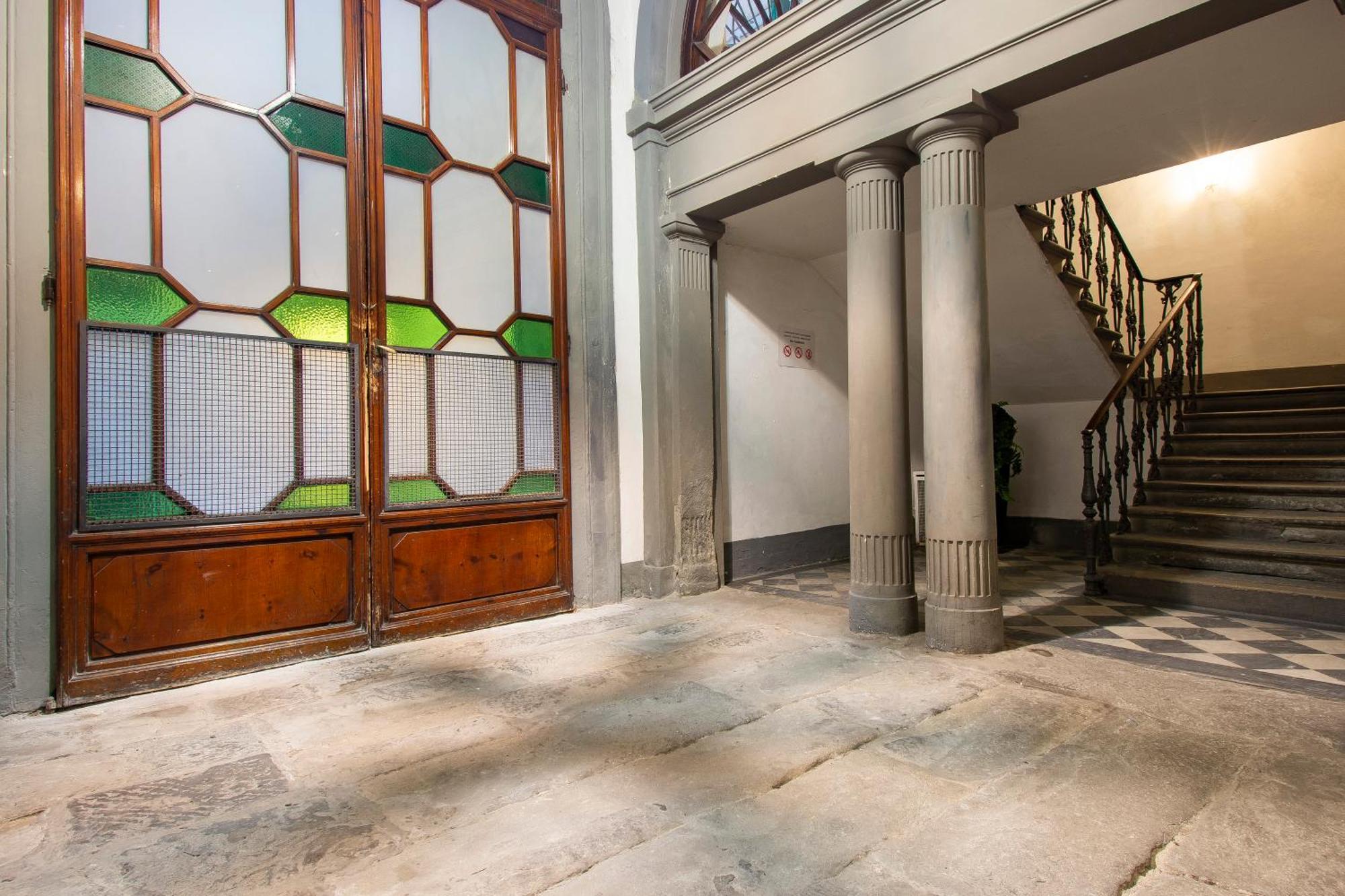 N4U Guest House Флоренция Экстерьер фото