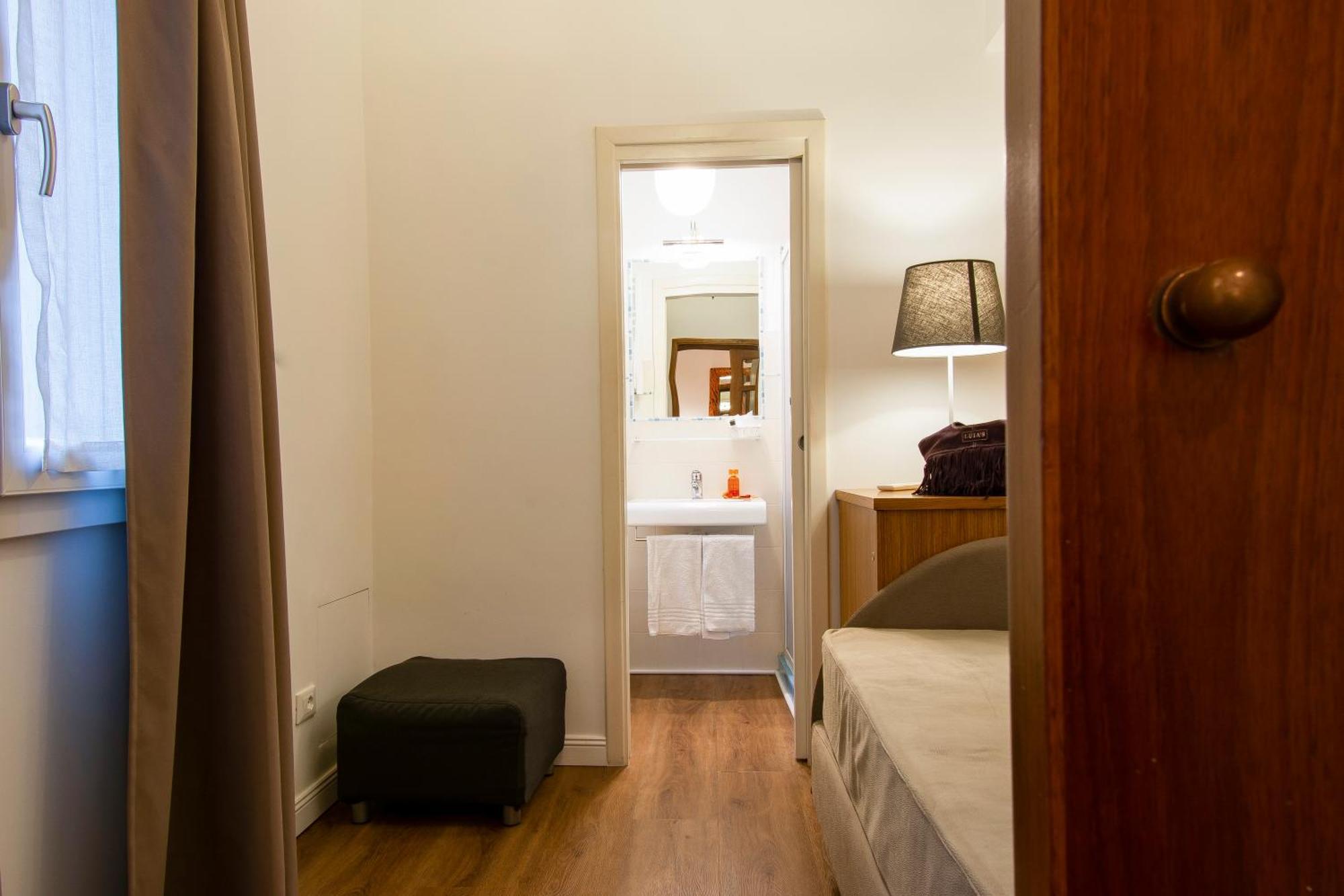 N4U Guest House Флоренция Экстерьер фото