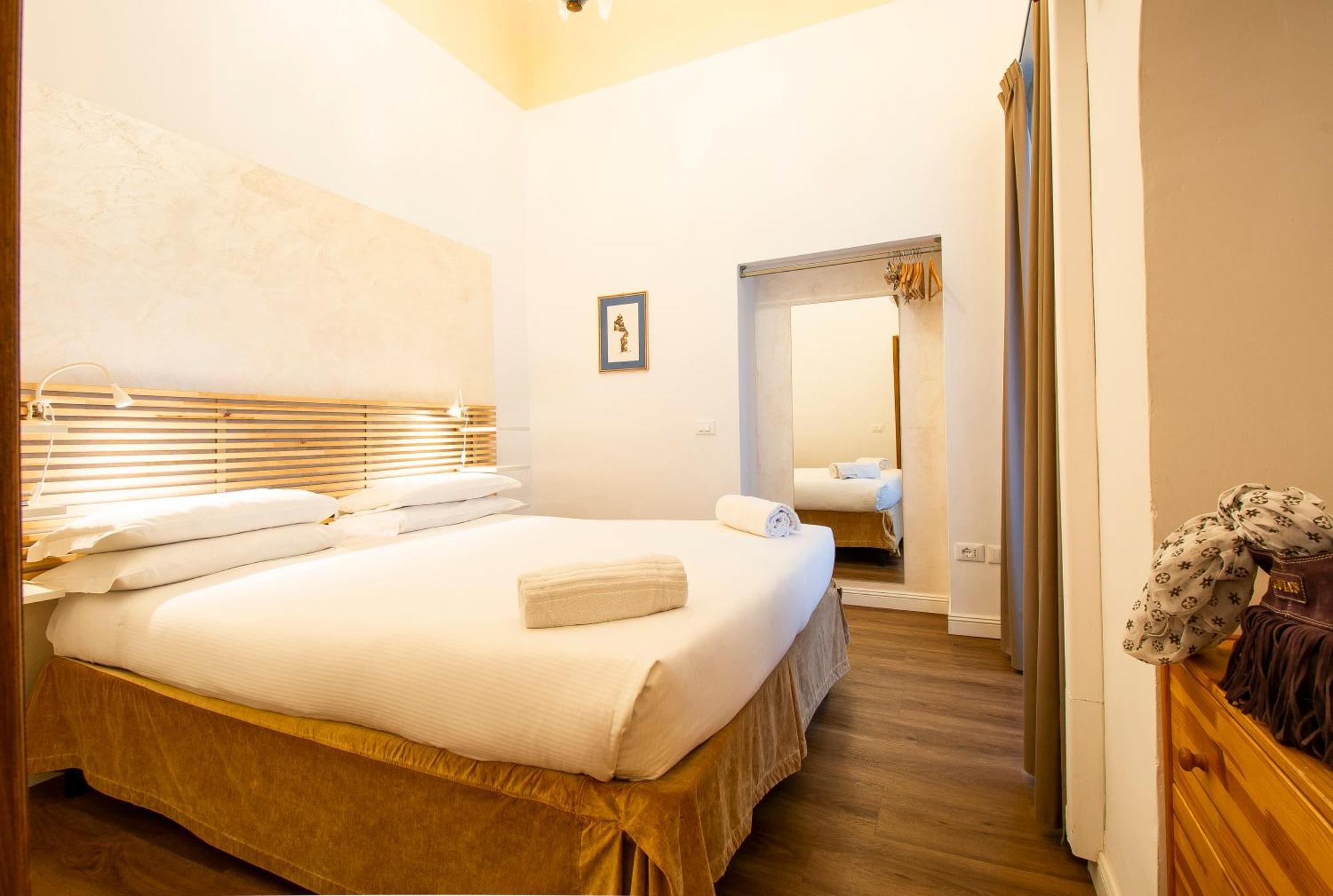 N4U Guest House Флоренция Экстерьер фото